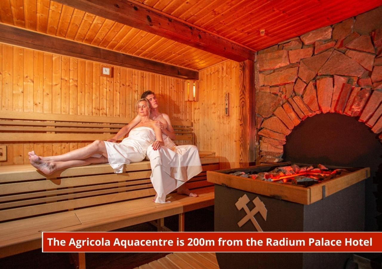 Hotel Radium Palace ยาคีมอฟ ภายนอก รูปภาพ
