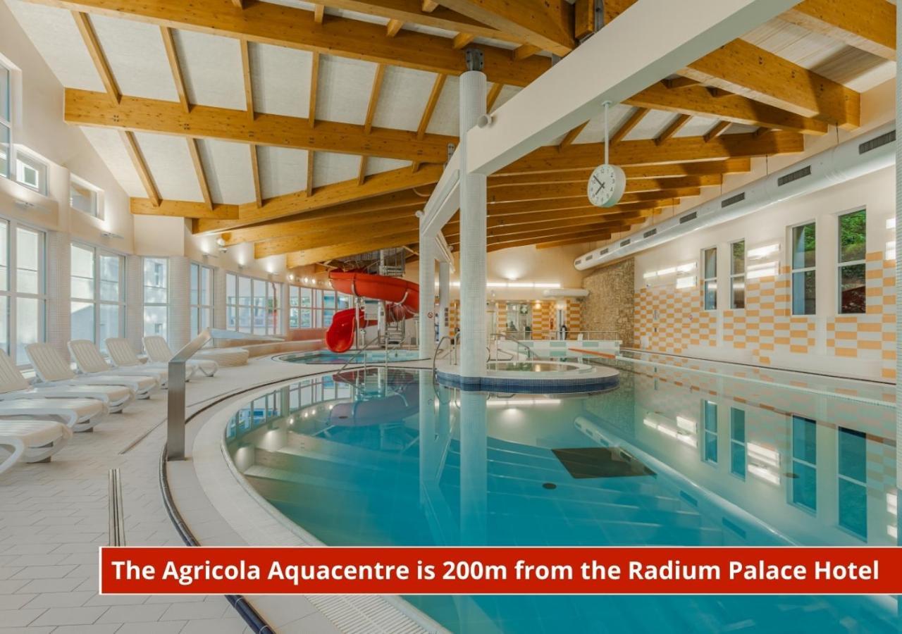 Hotel Radium Palace ยาคีมอฟ ภายนอก รูปภาพ